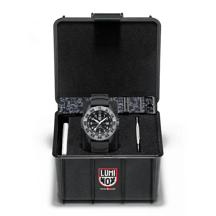 Luminox Land Mil-Spec 3350 Series Watch - XL.3351.1.SET - Image 5